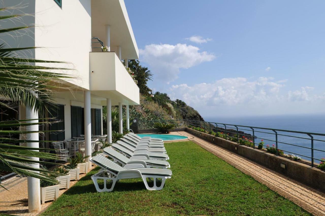 An Uninterrupted 180º Overlooking The Atlantic Ocean. Canico (Madeira)